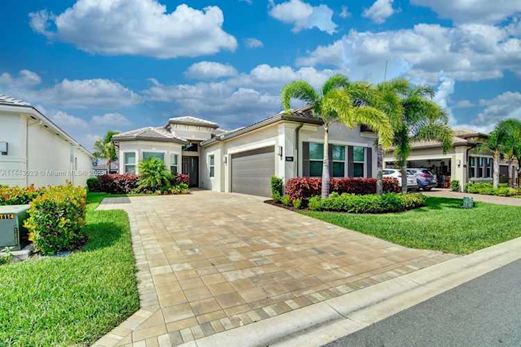 8206 Appalachian Ridge Rd Boynton Beach, FL 33473