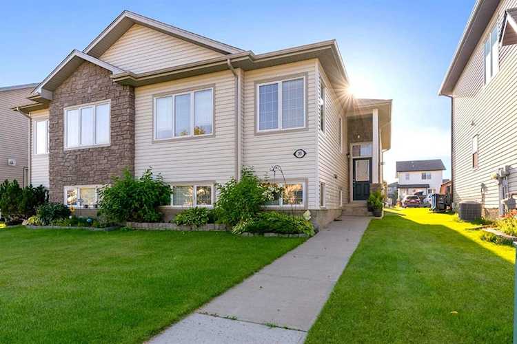 285 Grosbeak Way Fort McMurray, AB T9K 0