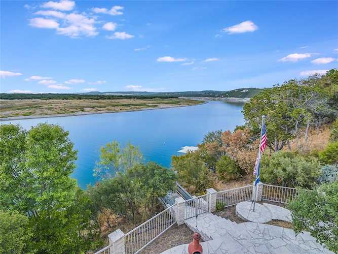 21602 Lookout PT Lago Vista, TX 78645