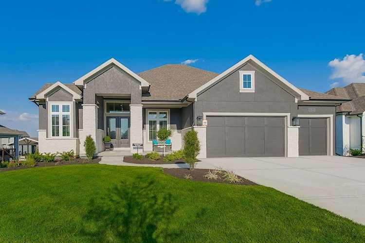 17113 Nieman Rd Overland Park, KS 66221