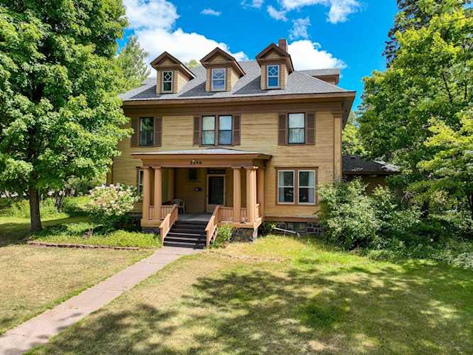 2140 Woodland Avenue Duluth, MN 55803
