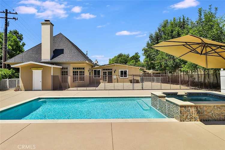 1428 El Monte Dr Thousand Oaks, CA 91362