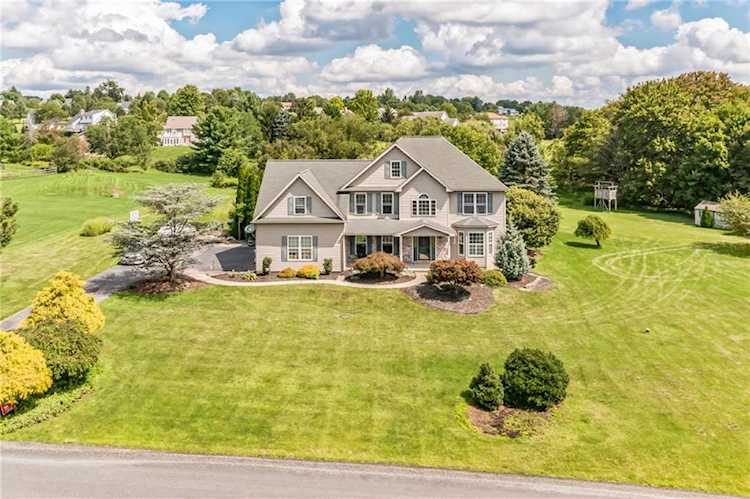 5407 Fells Creek Rd home for sale in Schnecksville, PA - Homeway Real Estate Photo 1