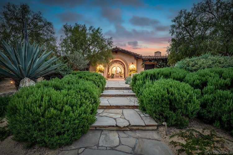 7563 Montien Road San Diego, CA 92127