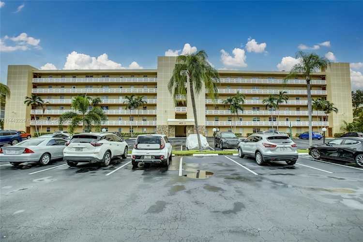 401 SE 3rd St #205 Dania Beach, FL 33004