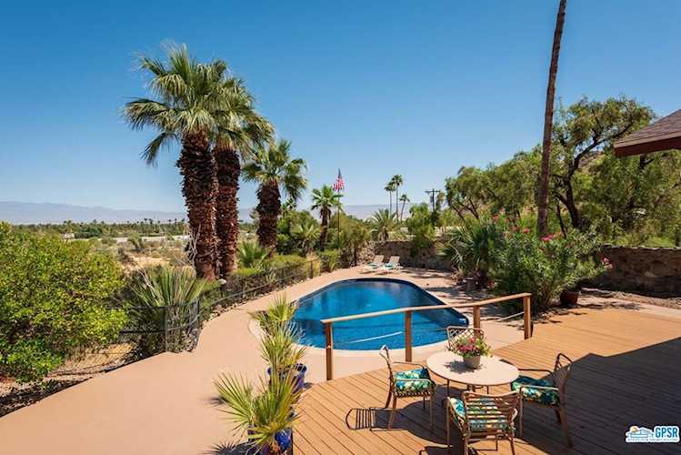 2277 S Bisnaga Ave Palm Springs, CA 92264