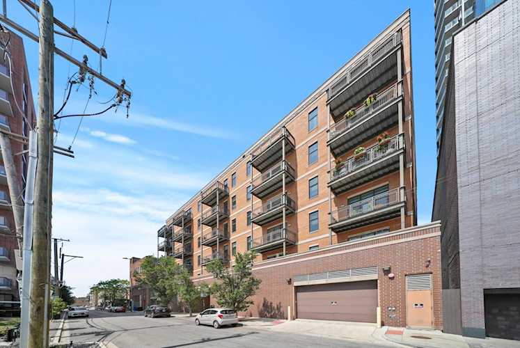 725 N Aberdeen St #402 Chicago, IL 60642