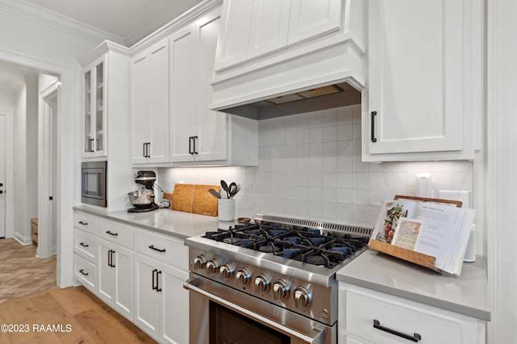 104 Cascade Palm Court Youngsville, LA 70592 MLS 23007891