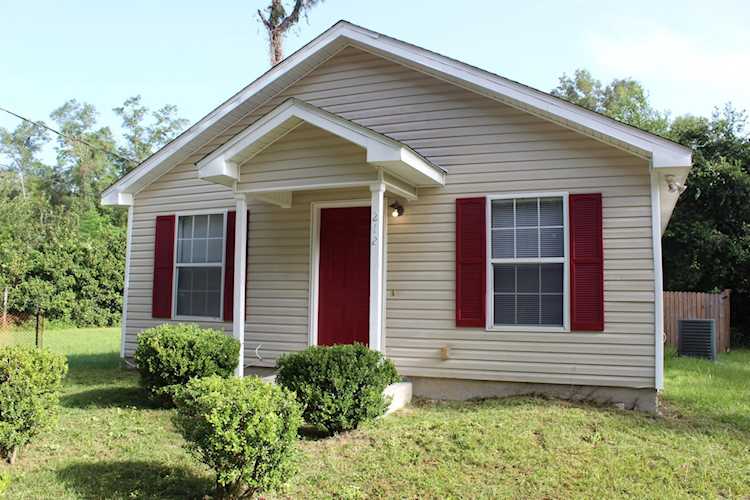 212 Blackthorn Trl Tallahassee, FL 32305