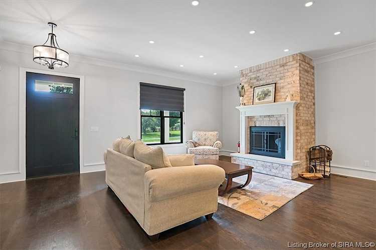 7498 Old Vincennes Rd Floyds Knobs, IN 47119 MLS 2023010065