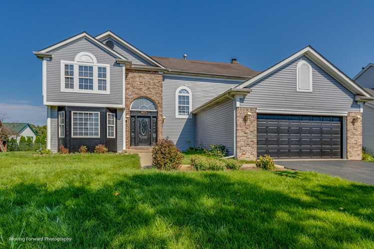 1655 Whispering Oaks Ct West Chicago, IL 60185