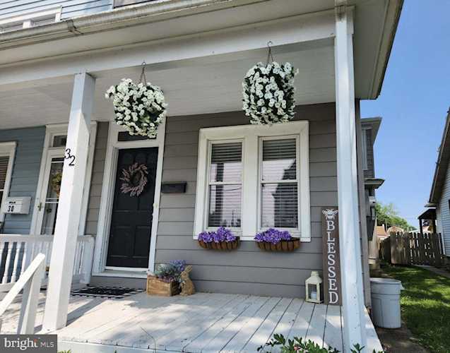 32 E Gramby St Manheim, PA 17545 | MLS PALA2035192 Photo 1