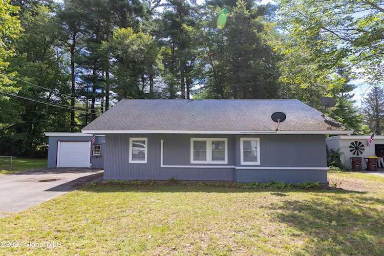 2942 W Lydius St Schenectady, NY 12303