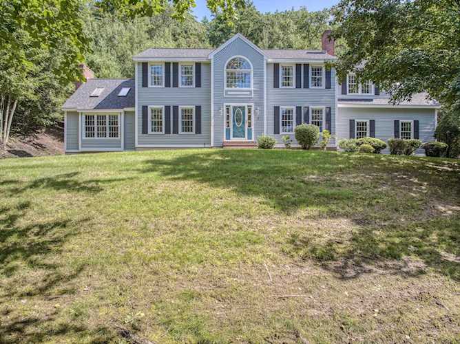 10 Washington Rd Windham, NH 03087