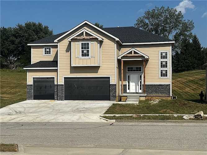 6975 Glenn Ln Parkville, MO 64152