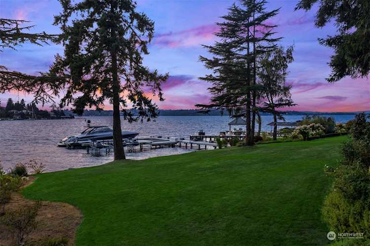 3639 Hunts Point Rd Hunts Point, WA 98004