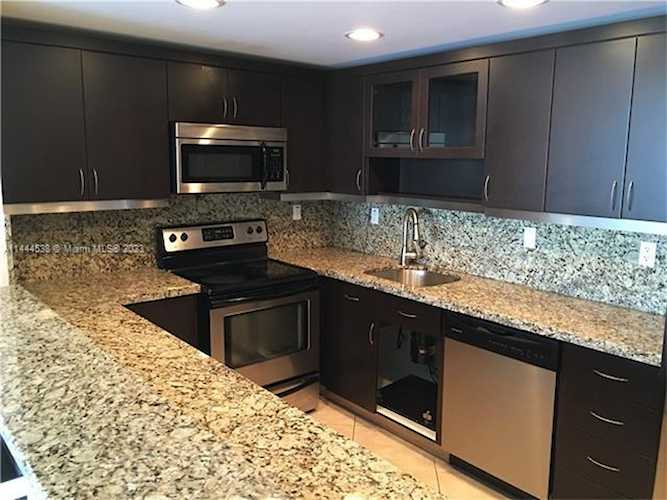 19390 Collins Av #411 Sunny Isles Beach, FL 33160