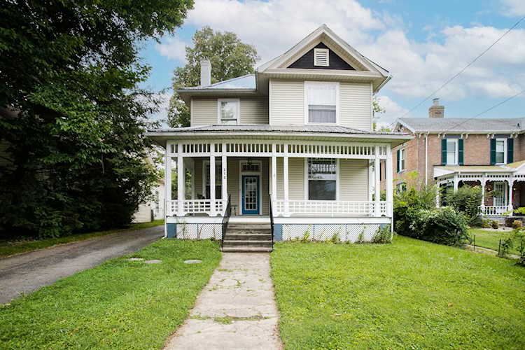 212 N Sycamore St Mt Sterling, KY 40353