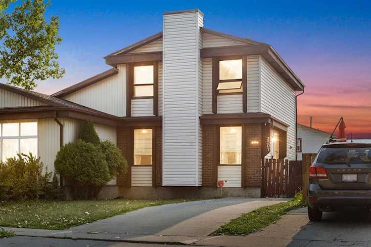 3507 42 St NE Calgary, AB T1Y 4S5