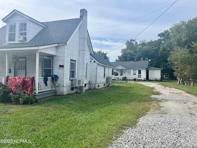 109 W Peterson St Edenton, NC 27932