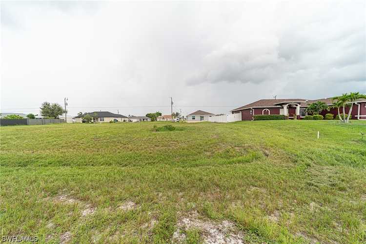 1703 NE 6th Ave Cape Coral, FL 33909