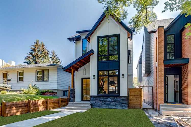 912 36B St NW Calgary, AB T2N3B3