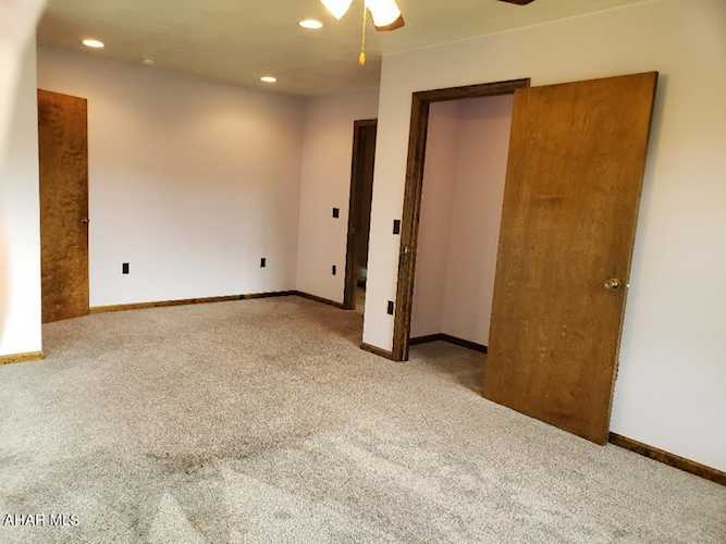 683 Sugar Run Rd in Altoona, PA