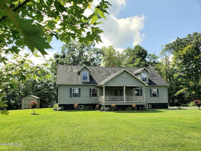 683 Sugar Run Rd in Altoona, PA