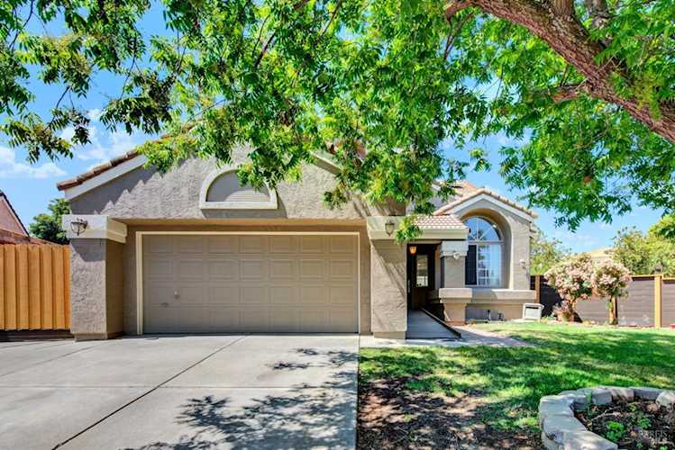 148 Hunters Glen Court Vacaville, CA 95687