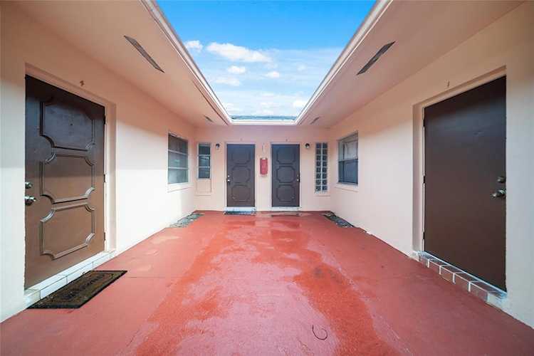 4101 NW 30th Ter Lauderdale Lakes, FL 33309