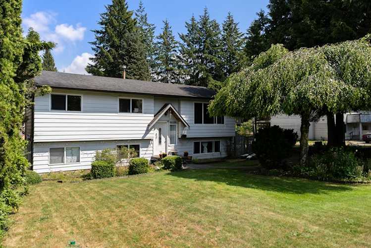 7552 142 Street Surrey, BC V3W 5N8