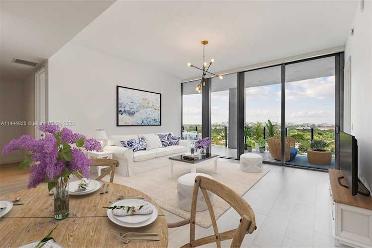 2831 S Bayshore Dr #1206 Miami, FL 33133