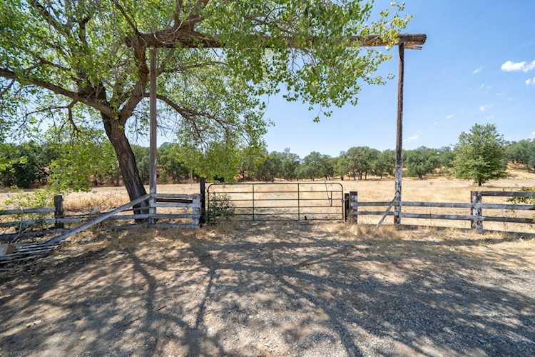 7528 Deschutes Rd Palo Cedro, CA 96073
