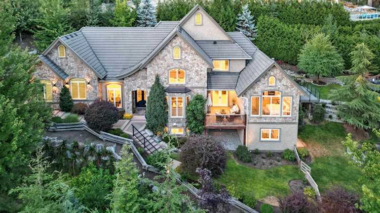 1472 Crystal Creek Drive Anmore, BC V3H 0A3