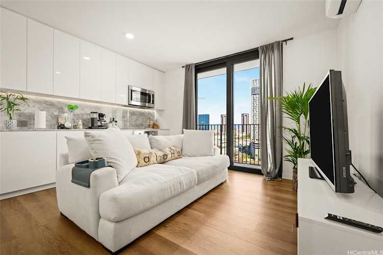 987 Queen Street #1403 Honolulu, HI 96814