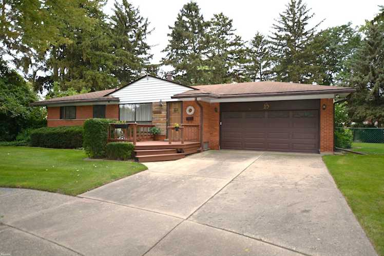 35563 Cordova Ct Clinton Township, MI 48035