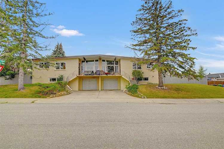 2339 Munro Dr NE Calgary, AB T2E 5Z1