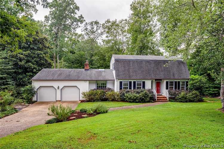 109 Wake Robin Rd Williamsburg, VA 23185
