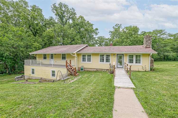 12153 NW Mo 45 Hwy Parkville, MO 64152