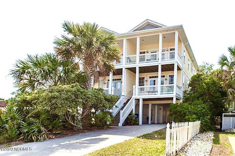 1108 S Lake Park Blvd Carolina Beach, NC 28428