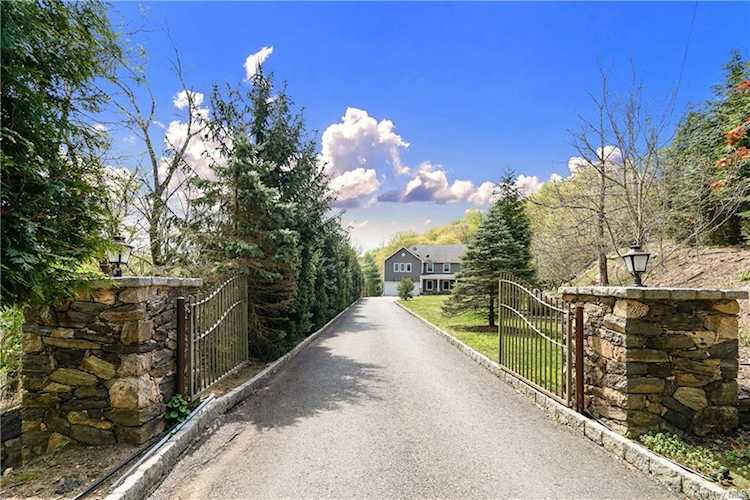 265 Mill River Rd Chappaqua, NY 10514