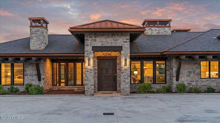 1977 Saddlehorn Dr Park City, UT 84098