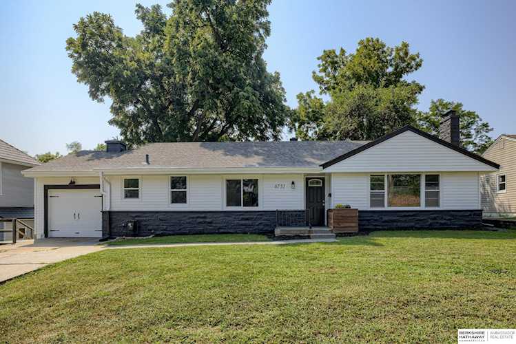 6751 Blondo St Omaha, NE 68104