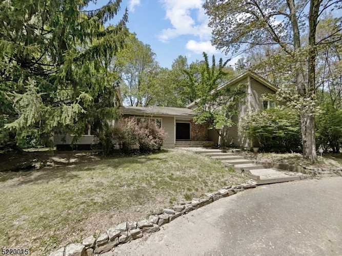 1 Exeter Ln Morris Twp., NJ 07960 | MLS 3842909 Photo 1