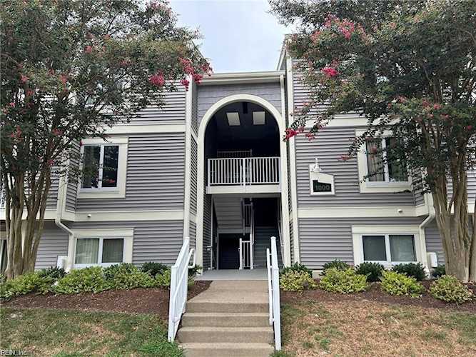 1013 Autumn Woods Ln #104 Virginia Beach VA 23454 | MLS# 10500873 - WilliamLayton.com Photo 1
