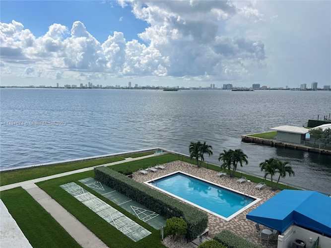 1700 NE 105th St #517 Miami Shores, FL 33138