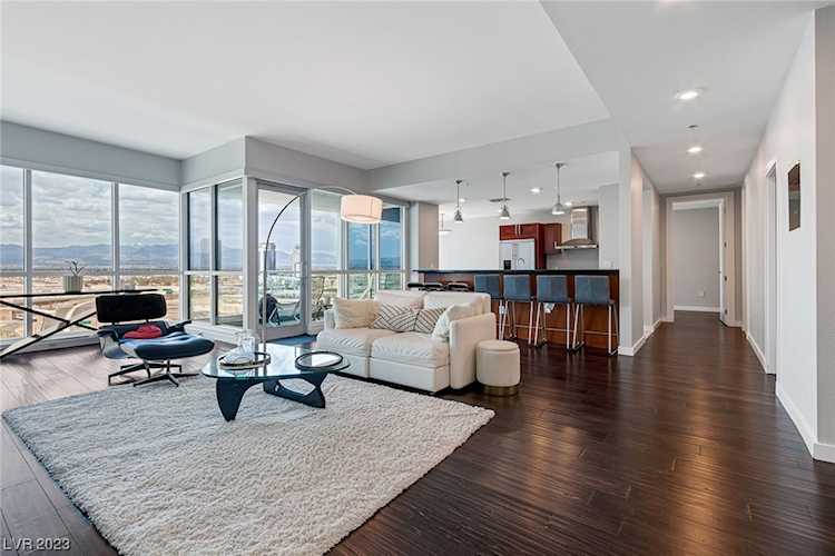 4525 Dean Martin Dr #1706 Las Vegas, NV 89103