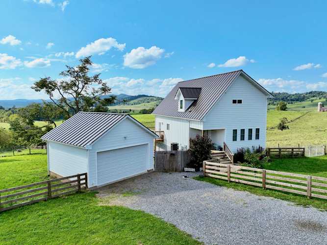 1170 Arbuckle Ln Lewisburg, WV 24901