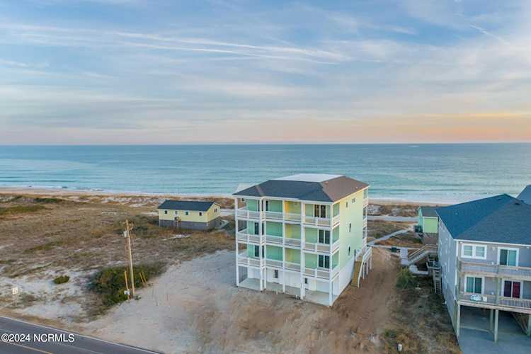 948 New River Inlet Rd North Topsail Beach, NC 28460