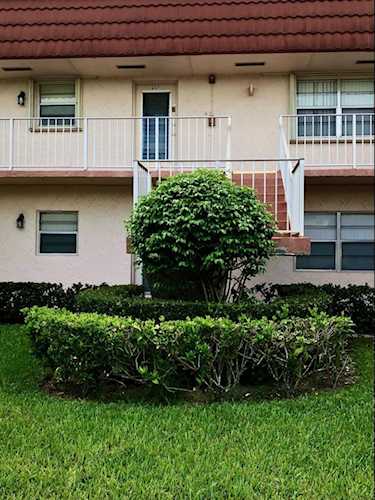 12012 S Greenway Circle #207 Royal Palm Beach, FL 33411